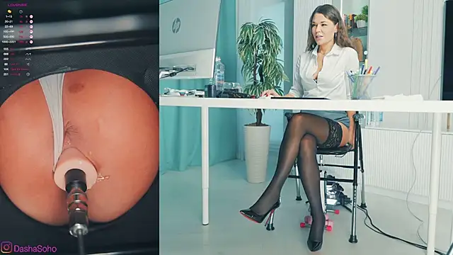 Snapshot of art_porno chatting on October 12, 1:26 am art porno online show from October 12, 1:26 am