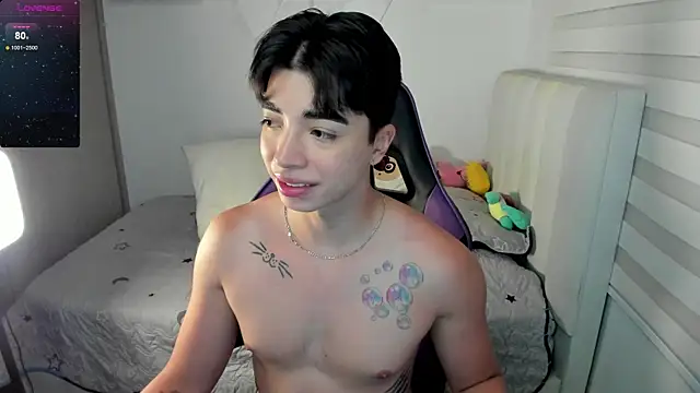 santy7v7 online show from November 9, 1:42 pm