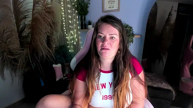 Snapshot of lena_paulxo chatting on December 7, 12:24 pm lena paulxo online show from December 7, 12:24 pm