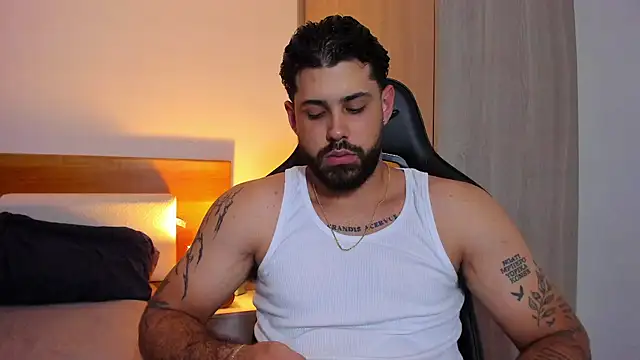 Snapshot of Justyn_Torres chatting on March 5, 9:26 pm Justyn Torres online show from March 5, 9:26 pm