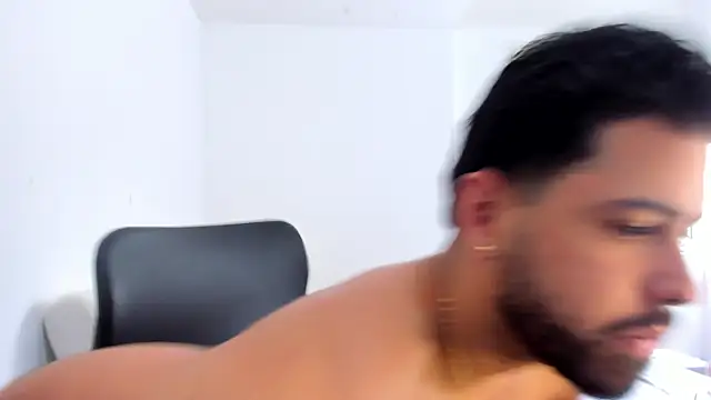 Snapshot of Justyn_Torres chatting on October 23, 12:59 pm Justyn Torres online show from October 23, 12:59 pm