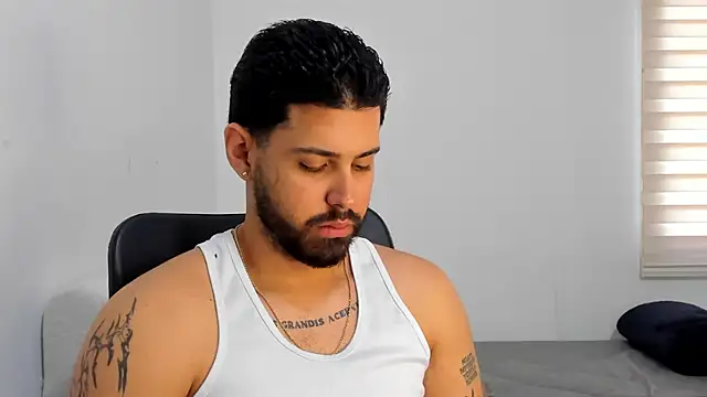 Snapshot of Justyn_Torres chatting on October 24, 1:51 pm Justyn Torres online show from October 24, 1:51 pm