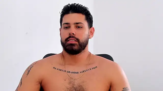 Snapshot of Justyn_Torres chatting on October 27, 3:05 pm Justyn Torres online show from October 27, 3:05 pm