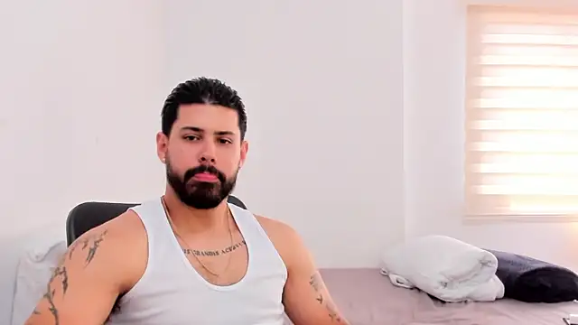 Snapshot of Justyn_Torres chatting on November 10, 6:29 pm Justyn Torres online show from November 10, 6:29 pm