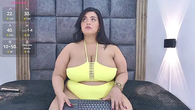 Snapshot of AmandaRousel chatting on November 23, 12:38 pm AmandaRousel online show from November 23, 12:38 pm