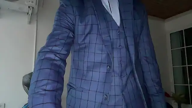 lukegunn online show from December 7, 11:34 pm