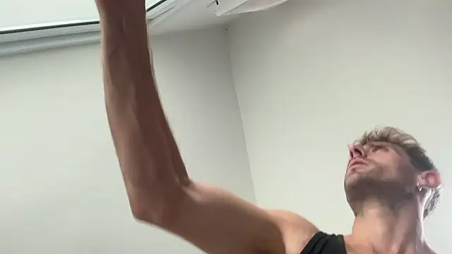 lukegunn online show from December 16, 2:36 am