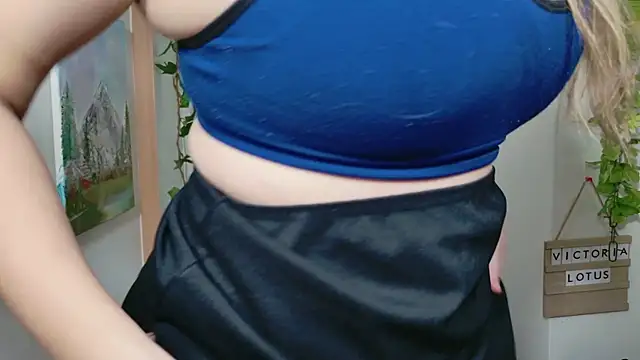 Snapshot of victorialotus chatting on February 2, 7:41 am victorialotus online show from February 2, 7:41 am