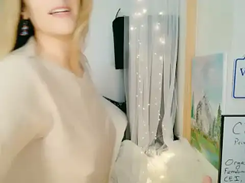 Snapshot of victorialotus chatting on September 25, 6:17 am victorialotus online show from September 25, 6:17 am