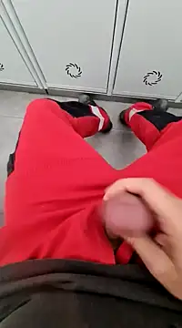 Snapshot of 987654Alf chatting on December 12, 10:34 am 987654Alf online show from December 12, 10:34 am