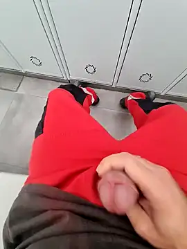 Snapshot of 987654Alf chatting on December 16, 9:57 am 987654Alf online show from December 16, 9:57 am