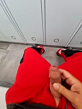 Snapshot of 987654Alf chatting on September 25, 7:23 am 987654Alf online show from September 25, 7:23 am