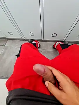 Snapshot of 987654Alf chatting on October 15, 8:58 am 987654Alf online show from October 15, 8:58 am