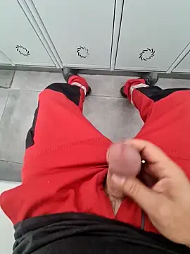 Snapshot of 987654Alf chatting on October 20, 7:42 am 987654Alf online show from October 20, 7:42 am