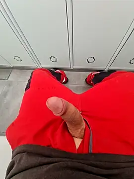 Snapshot of 987654Alf chatting on November 24, 10:37 am 987654Alf online show from November 24, 10:37 am