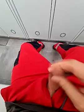 Snapshot of 987654Alf chatting on November 25, 10:04 am 987654Alf online show from November 25, 10:04 am