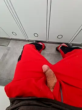 Snapshot of 987654Alf chatting on December 4, 10:35 am 987654Alf online show from December 4, 10:35 am