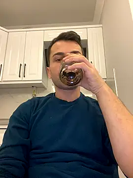 Snapshot of Emre-34 chatting on November 13, 10:41 pm Emre-34 online show from November 13, 10:41 pm