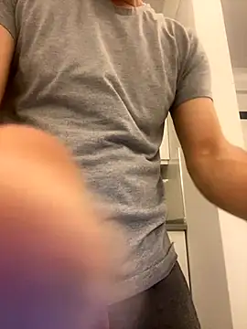 Snapshot of Emre-34 chatting on November 20, 6:51 pm Emre-34 online show from November 20, 6:51 pm