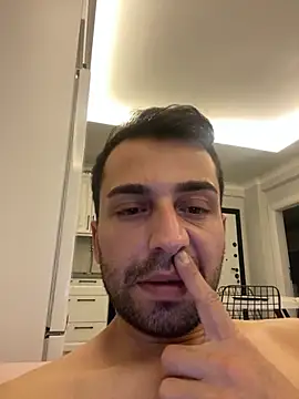 Snapshot of Emre-34 chatting on November 21, 8:40 pm Emre-34 online show from November 21, 8:40 pm