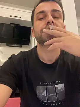 Snapshot of Emre-34 chatting on November 29, 6:33 pm Emre-34 online show from November 29, 6:33 pm