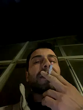 Snapshot of Emre-34 chatting on December 3, 9:46 pm Emre-34 online show from December 3, 9:46 pm