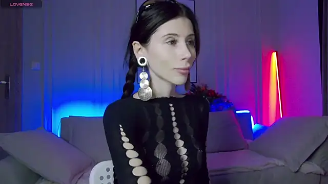 Snapshot of Your_Nicolett chatting on December 30, 3:25 am Your Nicolett online show from December 30, 3:25 am