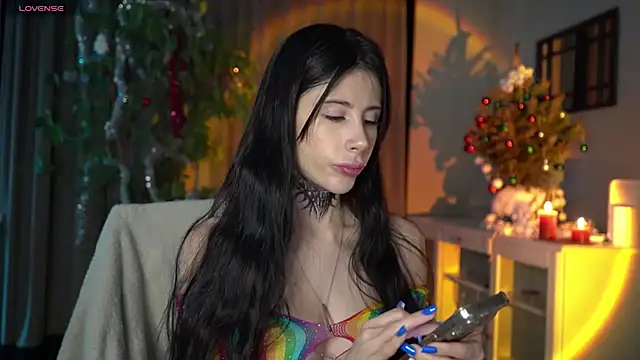 Snapshot of Your_Nicolett chatting on January 3, 5:17 am Your Nicolett online show from January 3, 5:17 am