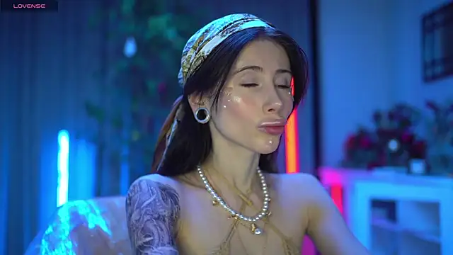 Snapshot of Your_Nicolett chatting on February 13, 1:40 am Your Nicolett online show from February 13, 1:40 am