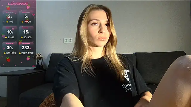 LovelyKatea online show from December 5, 2:22 pm