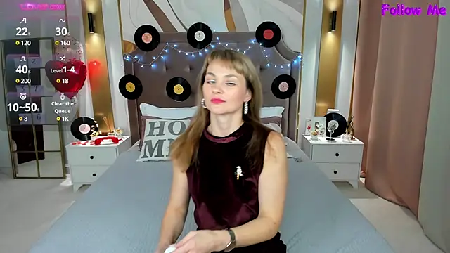 annasimonsj online show from March 11, 12:44 am