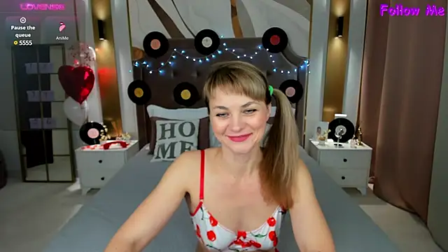 annasimonsj online show from March 12, 1:03 am