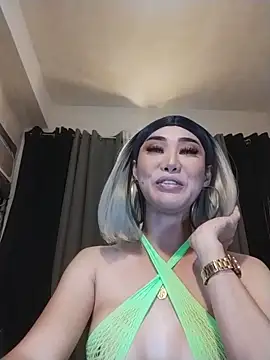 Snapshot of JustForCassie chatting on October 19, 8:04 am JustForCassie online show from October 19, 8:04 am