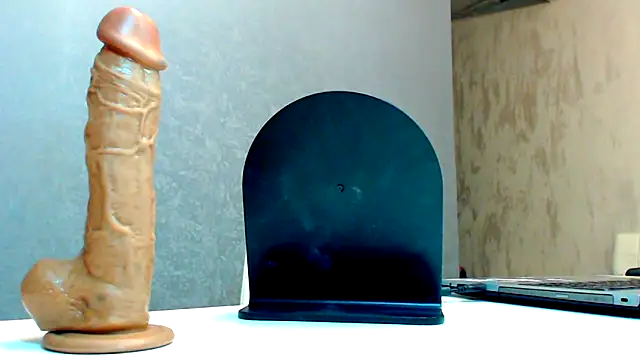 WorshipLilit online show from February 9, 5:43 pm