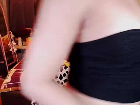 Snapshot of UnMarriedwifeTSX chatting on October 24, 12:08 am UnMarriedwifeTSX online show from October 24, 12:08 am