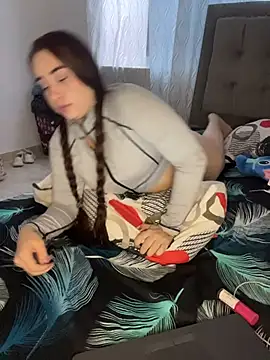 Snapshot of Elena222_ chatting on November 25, 10:32 pm Elena222 online show from November 25, 10:32 pm