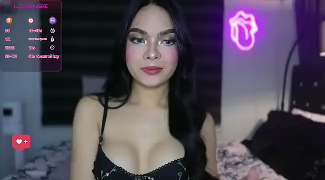 ThegirlNamedMaria online show from December 3, 6:15 am