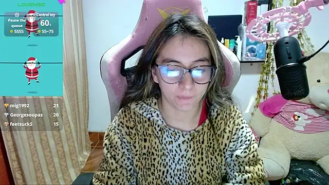 Snapshot of Maggie_Fox3 chatting on December 31, 3:12 am Maggie Fox3 online show from December 31, 3:12 am