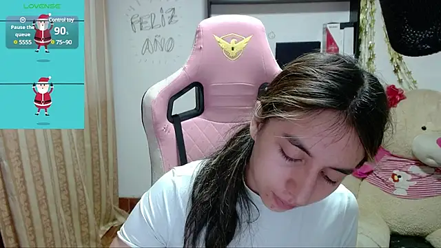 Snapshot of Maggie_Fox3 chatting on January 2, 1:38 am Maggie Fox3 online show from January 2, 1:38 am