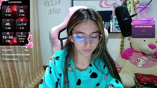 Snapshot of Maggie_Fox3 chatting on January 6, 9:52 am Maggie Fox3 online show from January 6, 9:52 am