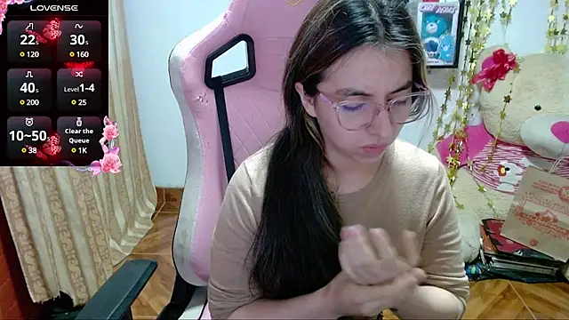 Snapshot of Maggie_Fox3 chatting on January 24, 11:56 pm Maggie Fox3 online show from January 24, 11:56 pm