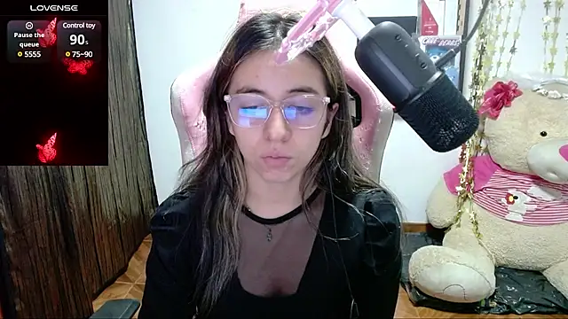 Snapshot of Maggie_Fox3 chatting on February 17, 1:36 am Maggie Fox3 online show from February 17, 1:36 am