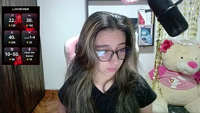 Snapshot of Maggie_Fox3 chatting on February 24, 3:02 am Maggie Fox3 online show from February 24, 3:02 am