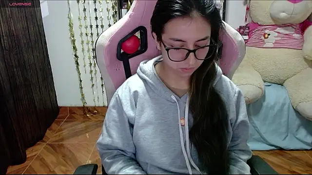 Snapshot of Maggie_Fox3 chatting on September 15, 2:11 am Maggie Fox3 online show from September 15, 2:11 am