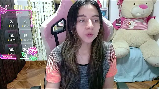 Snapshot of Maggie_Fox3 chatting on October 5, 12:31 am Maggie Fox3 online show from October 5, 12:31 am