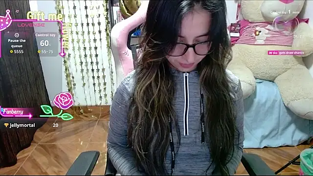 Snapshot of Maggie_Fox3 chatting on October 6, 1:25 am Maggie Fox3 online show from October 6, 1:25 am