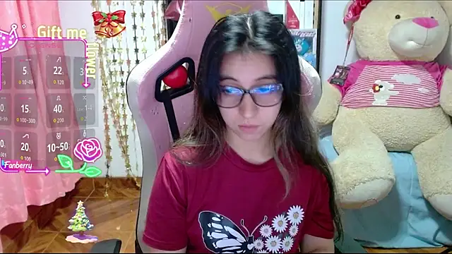 Snapshot of Maggie_Fox3 chatting on November 18, 12:05 am Maggie Fox3 online show from November 18, 12:05 am