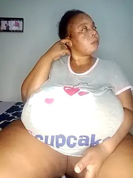 Lovelyboobs01 online show from March 6, 11:31 pm