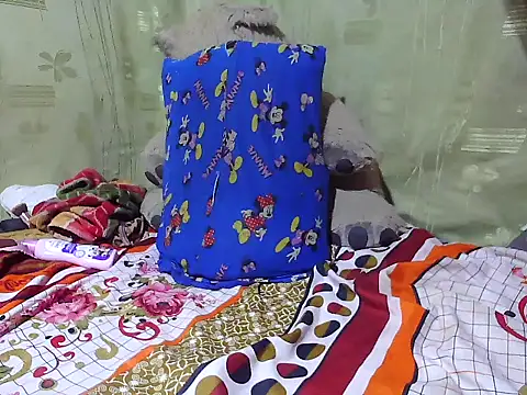 Snapshot of Alora-shine chatting on February 6, 10:21 pm Alora-shine online show from February 6, 10:21 pm