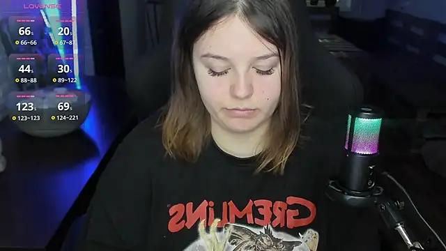 Snapshot of XNirvanaX chatting on October 4, 5:38 am XNirvanaX online show from October 4, 5:38 am